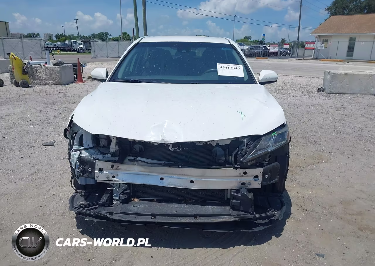 2020 Toyota Camry Le VIN:4T1C11AK9LU888157 - 12
