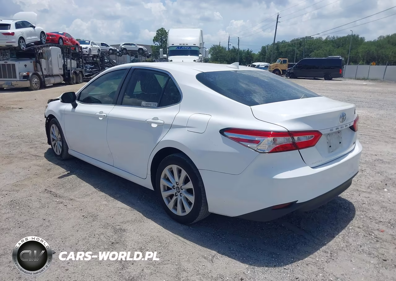 2020 Toyota Camry Le VIN:4T1C11AK9LU888157 - 3