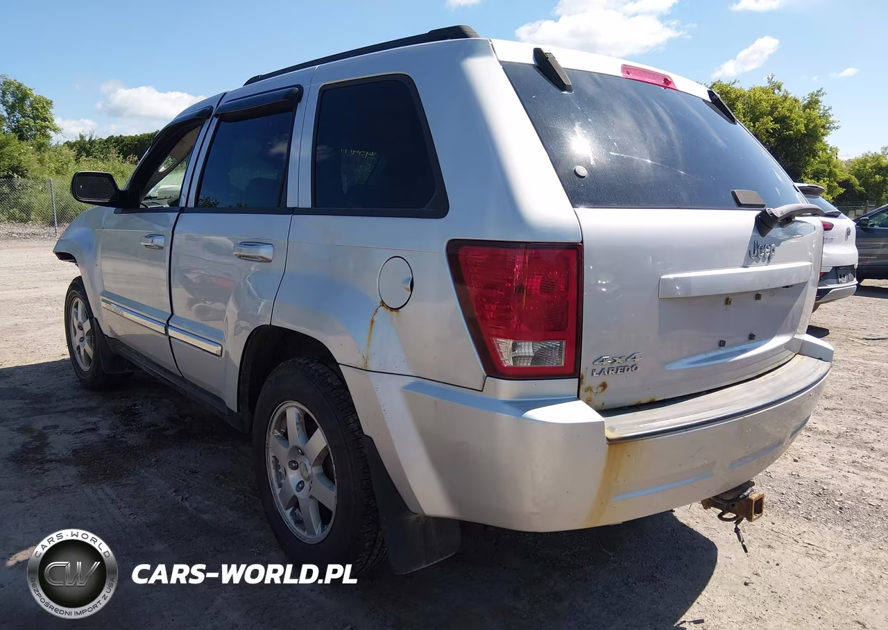 2010 Jeep Grand Cherokee Laredo VIN:1J4PR4GK6AC125582 - 3