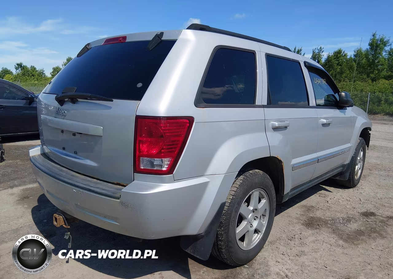 2010 Jeep Grand Cherokee Laredo VIN:1J4PR4GK6AC125582 - 4