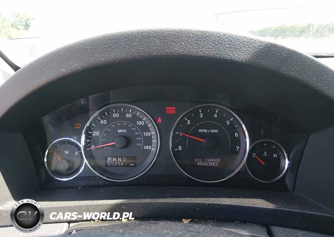 2010 Jeep Grand Cherokee Laredo VIN:1J4PR4GK6AC125582 - 7