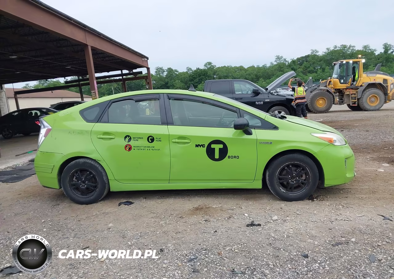 2013 Toyota Prius Two VIN:JTDKN3DU5D1678123 - 13