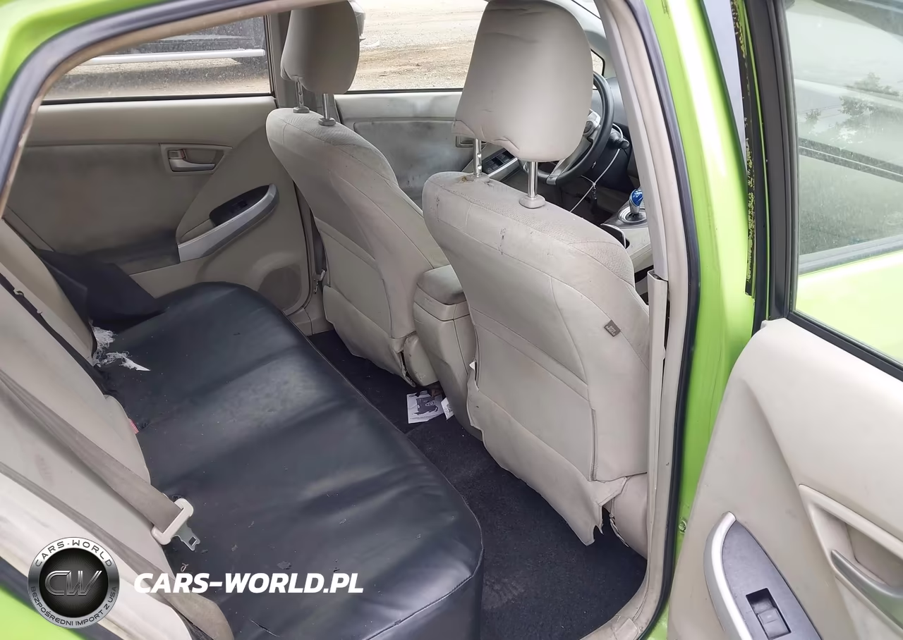 2013 Toyota Prius Two VIN:JTDKN3DU5D1678123 - 8