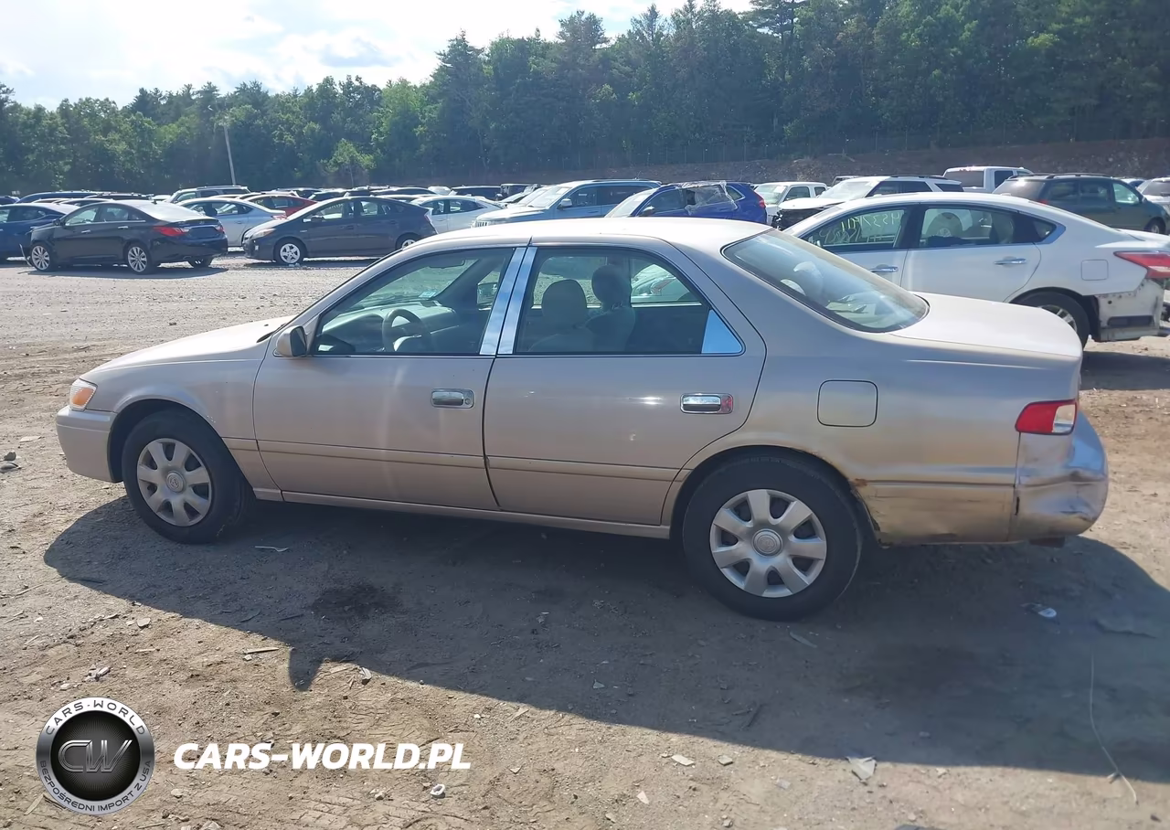 2001 Toyota Camry Le VIN:4T1BG22K21U071821 - 13