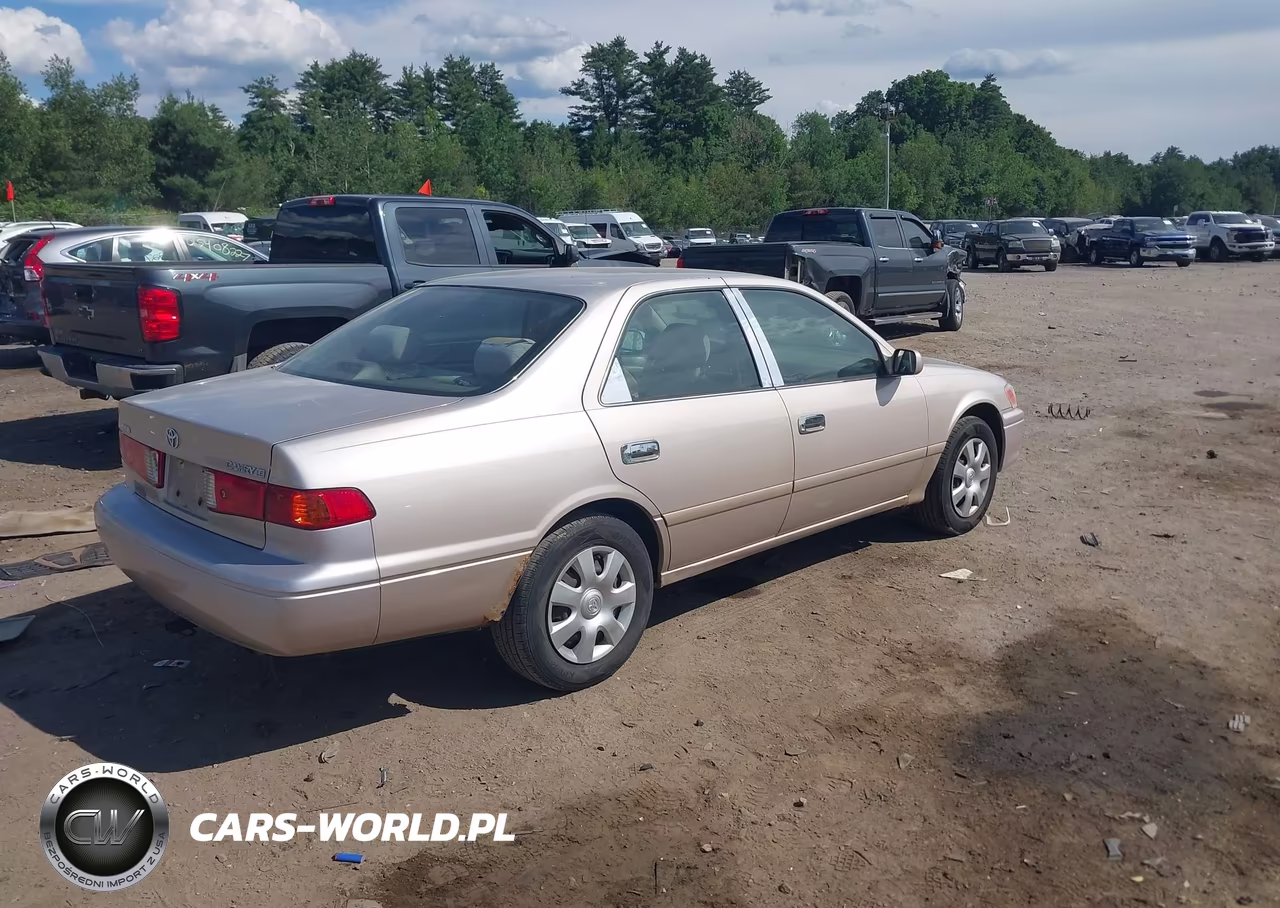 2001 Toyota Camry Le VIN:4T1BG22K21U071821 - 4
