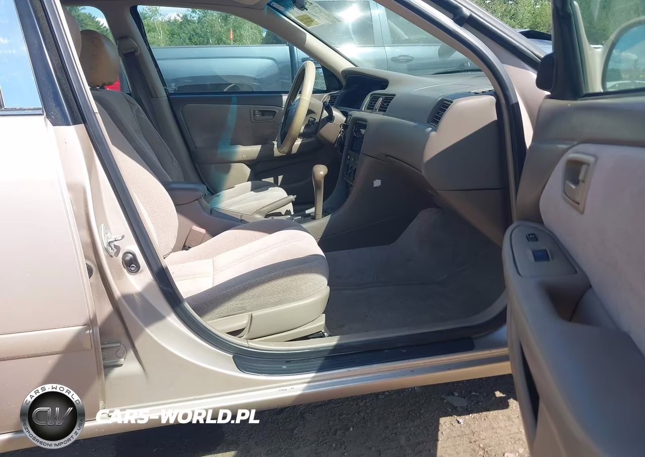 2001 Toyota Camry Le VIN:4T1BG22K21U071821 - 5