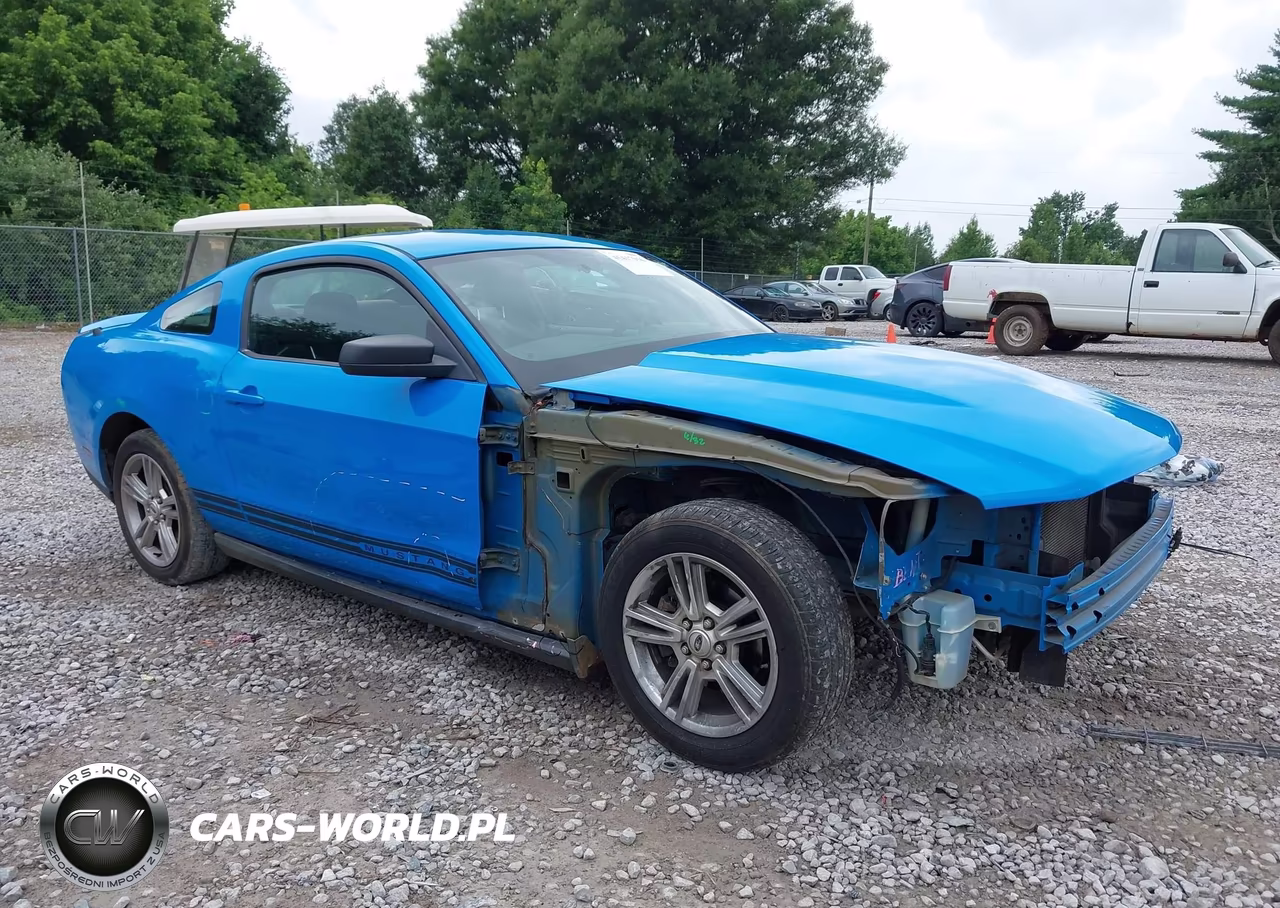 2010 Ford Mustang V6-V6 Premium – zdjęcie 1 z 12