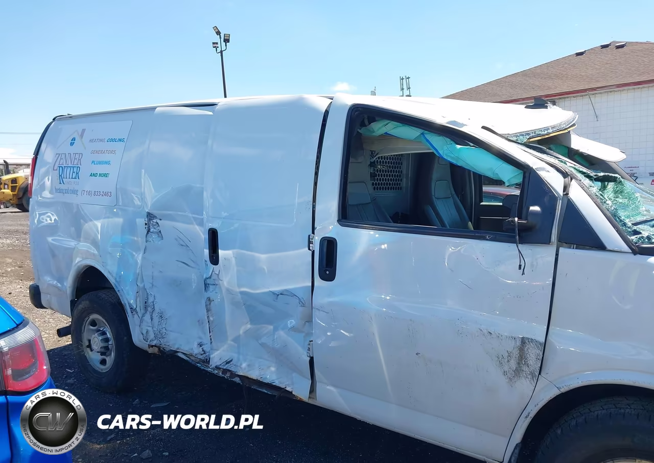 2018 Chevrolet Express 2500 Work Van VIN:1GCWGAFP5J1335752 - 17