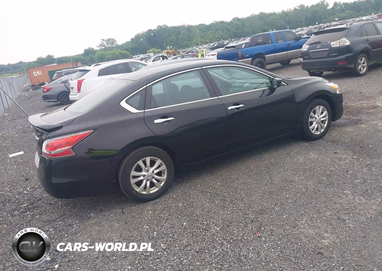 2014 Nissan Altima 2.5 S VIN:1N4AL3AP4EC132750 - 4