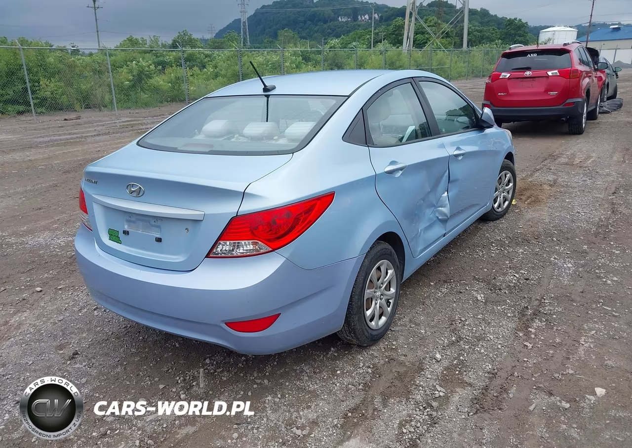 2013 Hyundai Accent Gls VIN:KMHCT4AE3DU430377 - 4