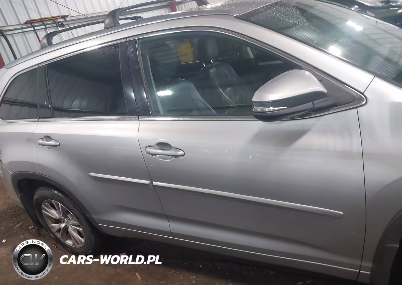 2015 Toyota Highlander Xle V6 VIN:5TDJKRFH5FS208011 - 13