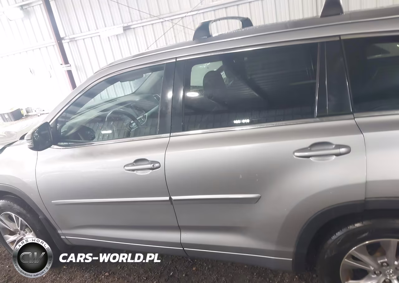 2015 Toyota Highlander Xle V6 VIN:5TDJKRFH5FS208011 - 14