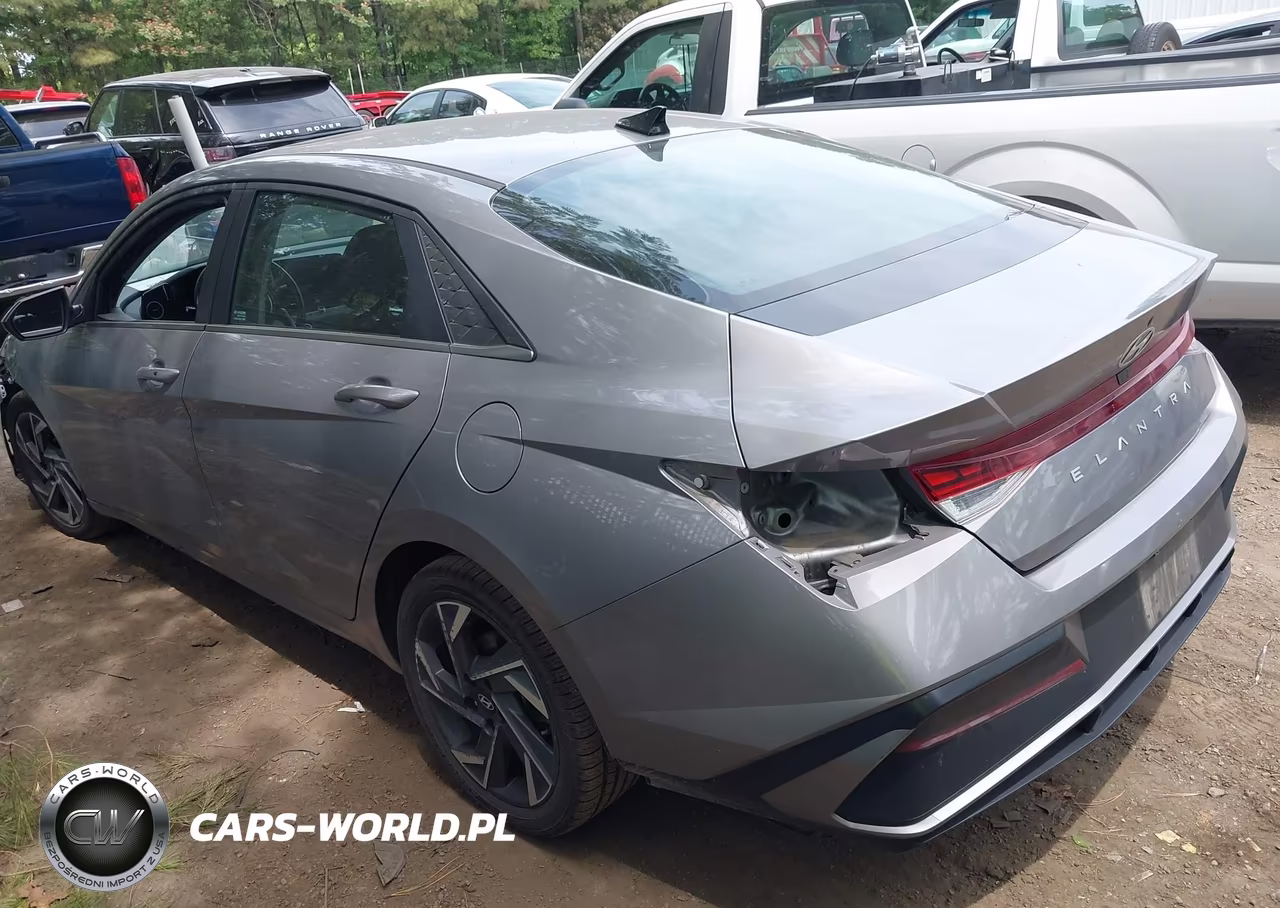 2025 Hyundai Elantra Sel Convenience VIN:KMHLS4DG8SU882872 - 3