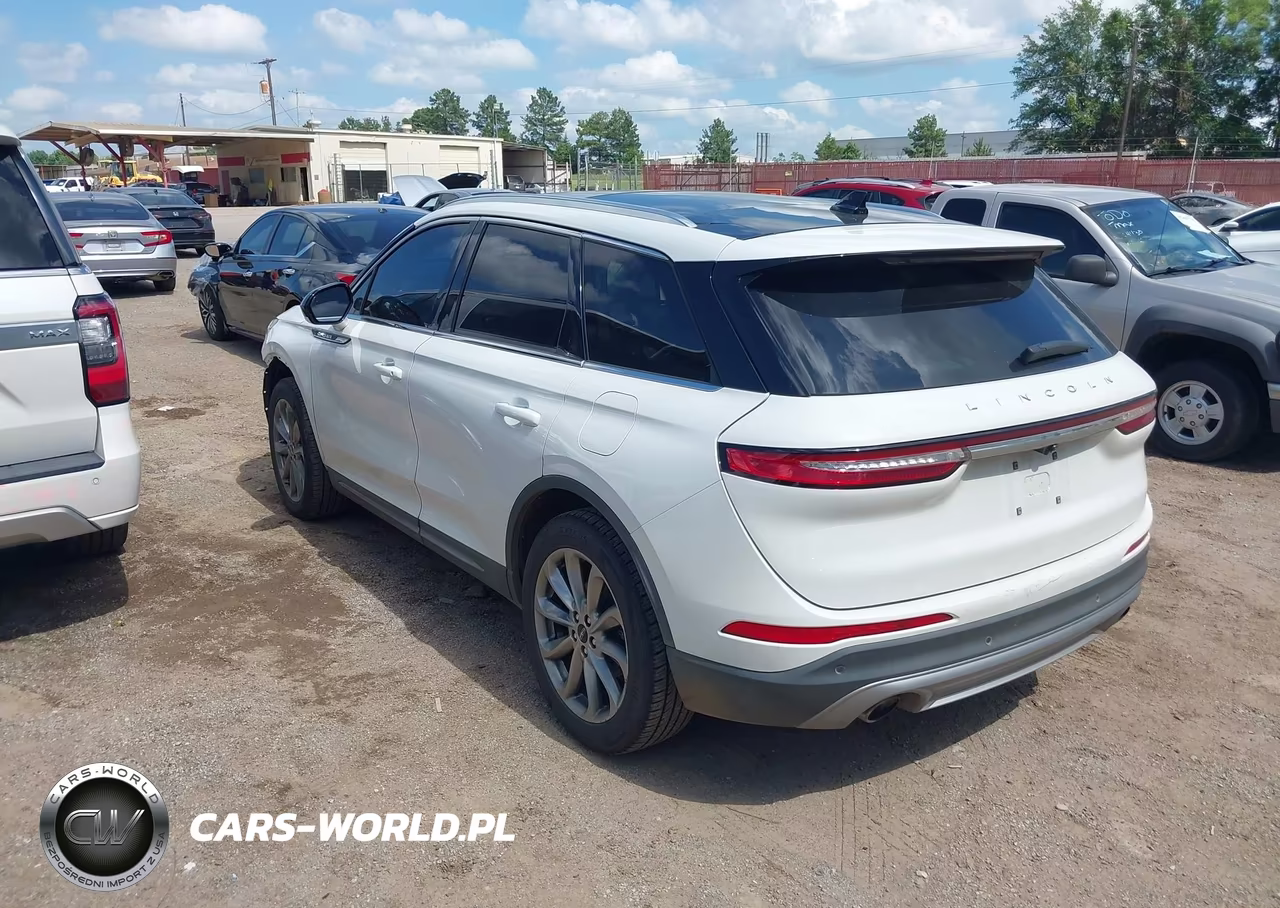 2020 Lincoln Corsair Standard VIN:5LMCJ1D9XLUL02975 - 3