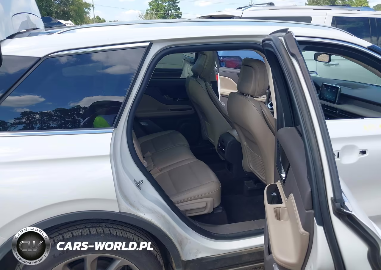 2020 Lincoln Corsair Standard VIN:5LMCJ1D9XLUL02975 - 8