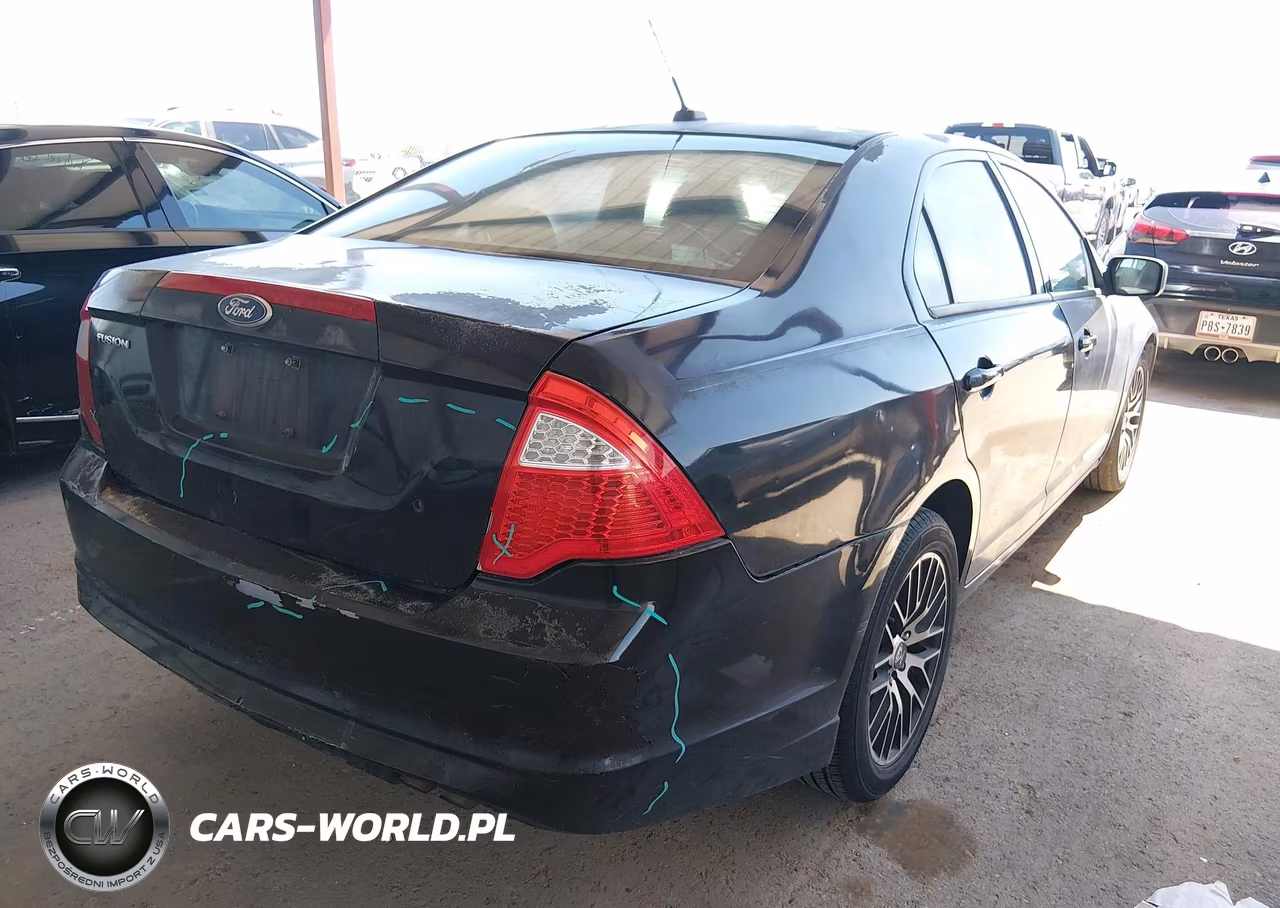 2010 Ford Fusion S VIN:3FAHP0GA8AR375851 - 4