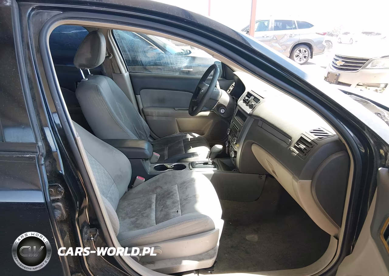 2010 Ford Fusion S VIN:3FAHP0GA8AR375851 - 5