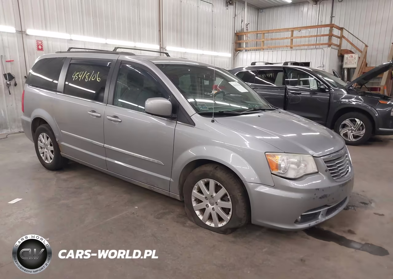 2014 Chrysler Town & Country Touring – zdjęcie 1 z 14