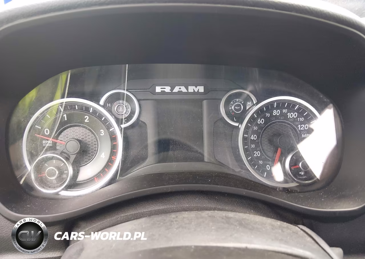 2019 Ram 3500 VIN:3C63R3HL4KG703321 - 16