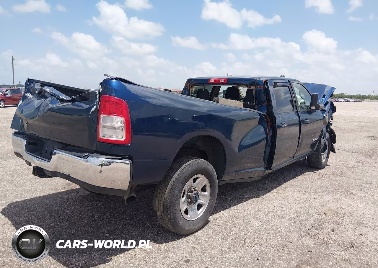 2019 Ram 3500 VIN:3C63R3HL4KG703321 - 4