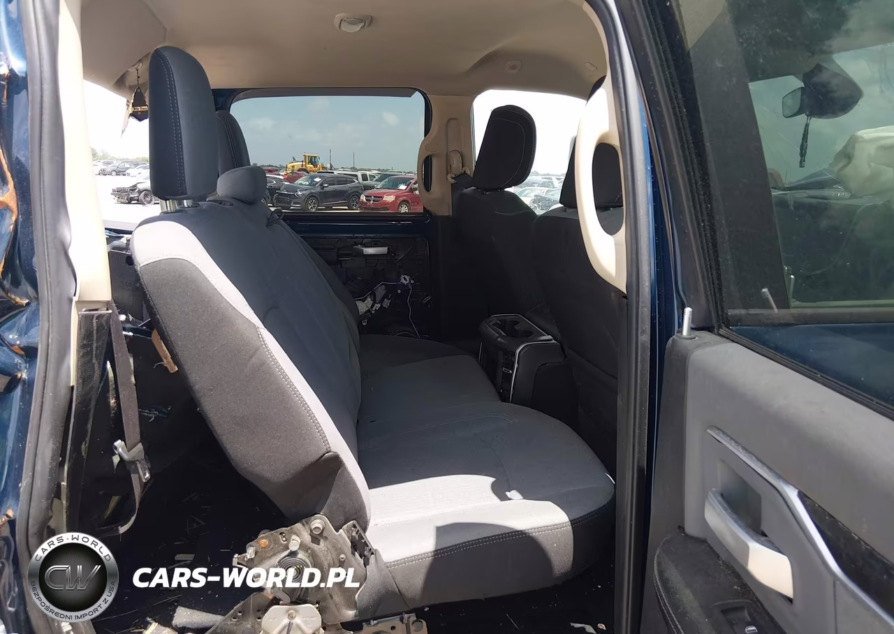 2019 Ram 3500 VIN:3C63R3HL4KG703321 - 8