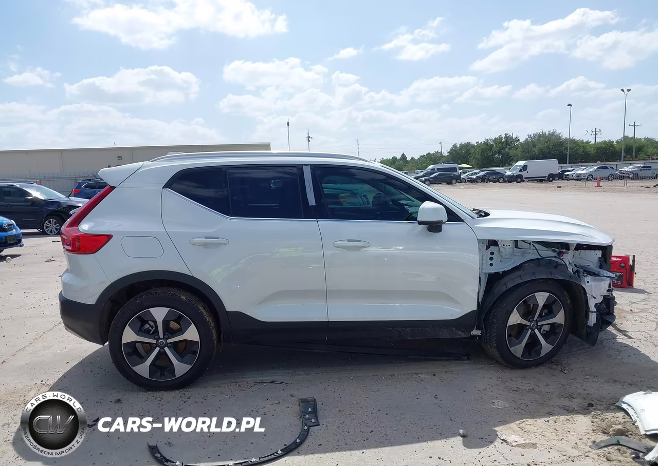 2025 Volvo Xc40 B5 Plus Bright Theme VIN:YV4L12UE1S2602907 - 14