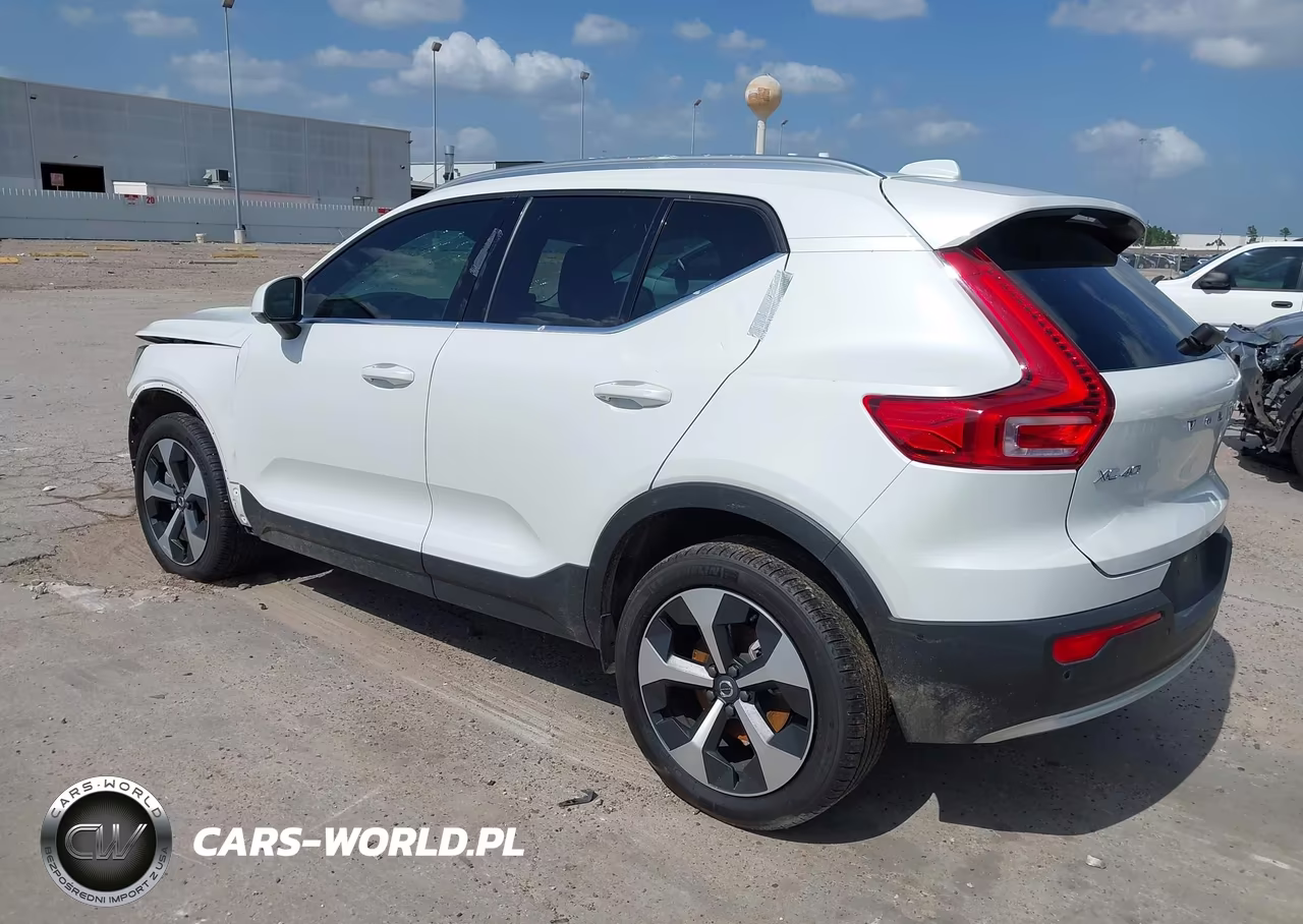 2025 Volvo Xc40 B5 Plus Bright Theme VIN:YV4L12UE1S2602907 - 3