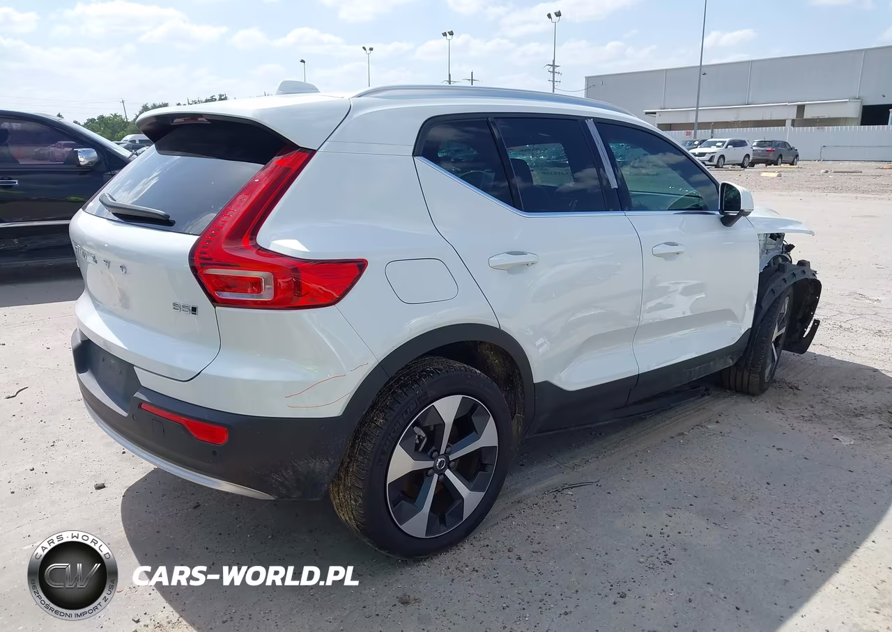 2025 Volvo Xc40 B5 Plus Bright Theme VIN:YV4L12UE1S2602907 - 4