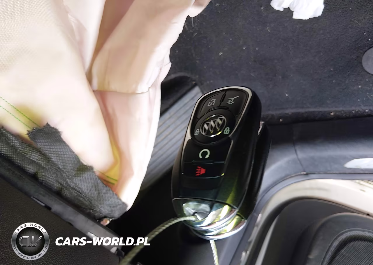 2018 Buick Envision Essence VIN:LRBFX1SAXJD082832 - 11