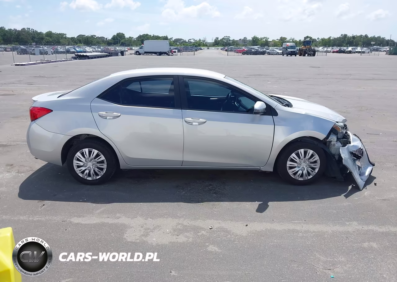 2018 Toyota Corolla Se VIN:5YFBURHE9JP812616 - 13