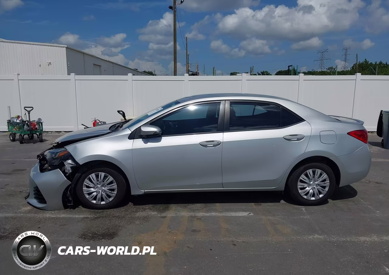 2018 Toyota Corolla Se VIN:5YFBURHE9JP812616 - 14