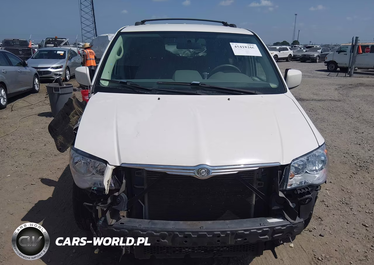 2010 Chrysler Town & Country Touring VIN:2A4RR5D17AR305560 - 13
