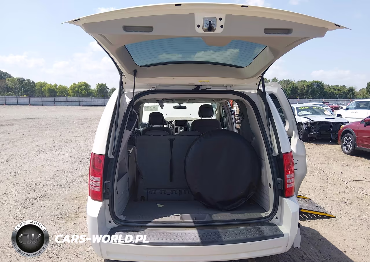 2010 Chrysler Town & Country Touring VIN:2A4RR5D17AR305560 - 18