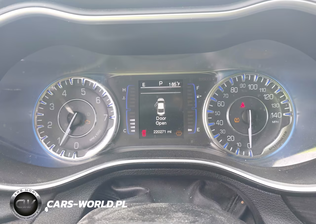 2015 Chrysler 200 Limited VIN:1C3CCCAB6FN637545 - 7