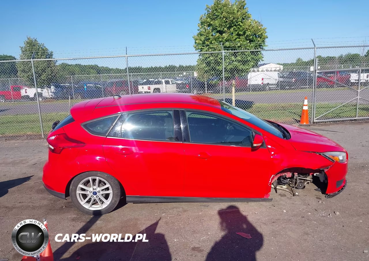 2017 Ford Focus Se VIN:1FADP3K26HL306004 - 14