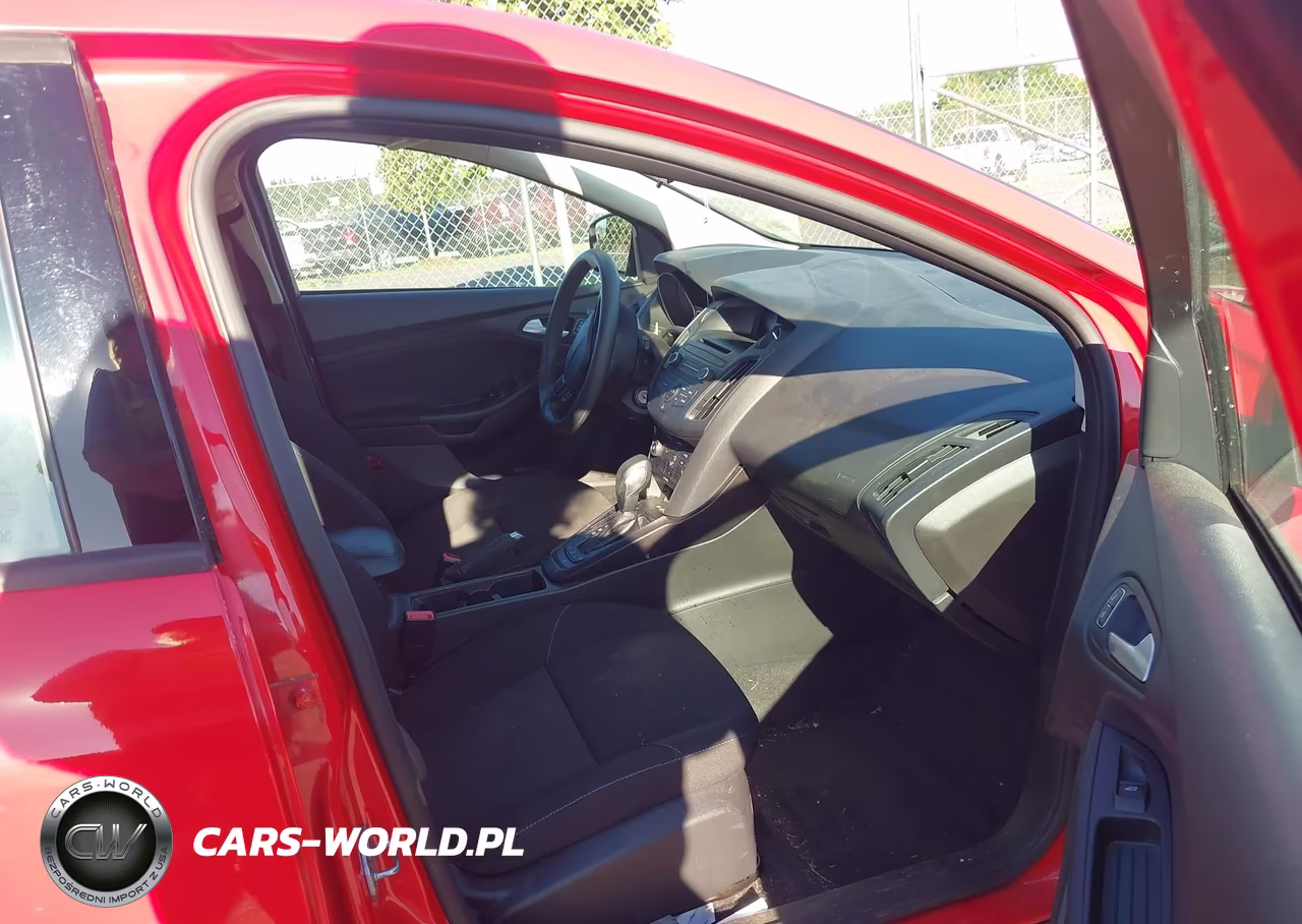2017 Ford Focus Se VIN:1FADP3K26HL306004 - 5