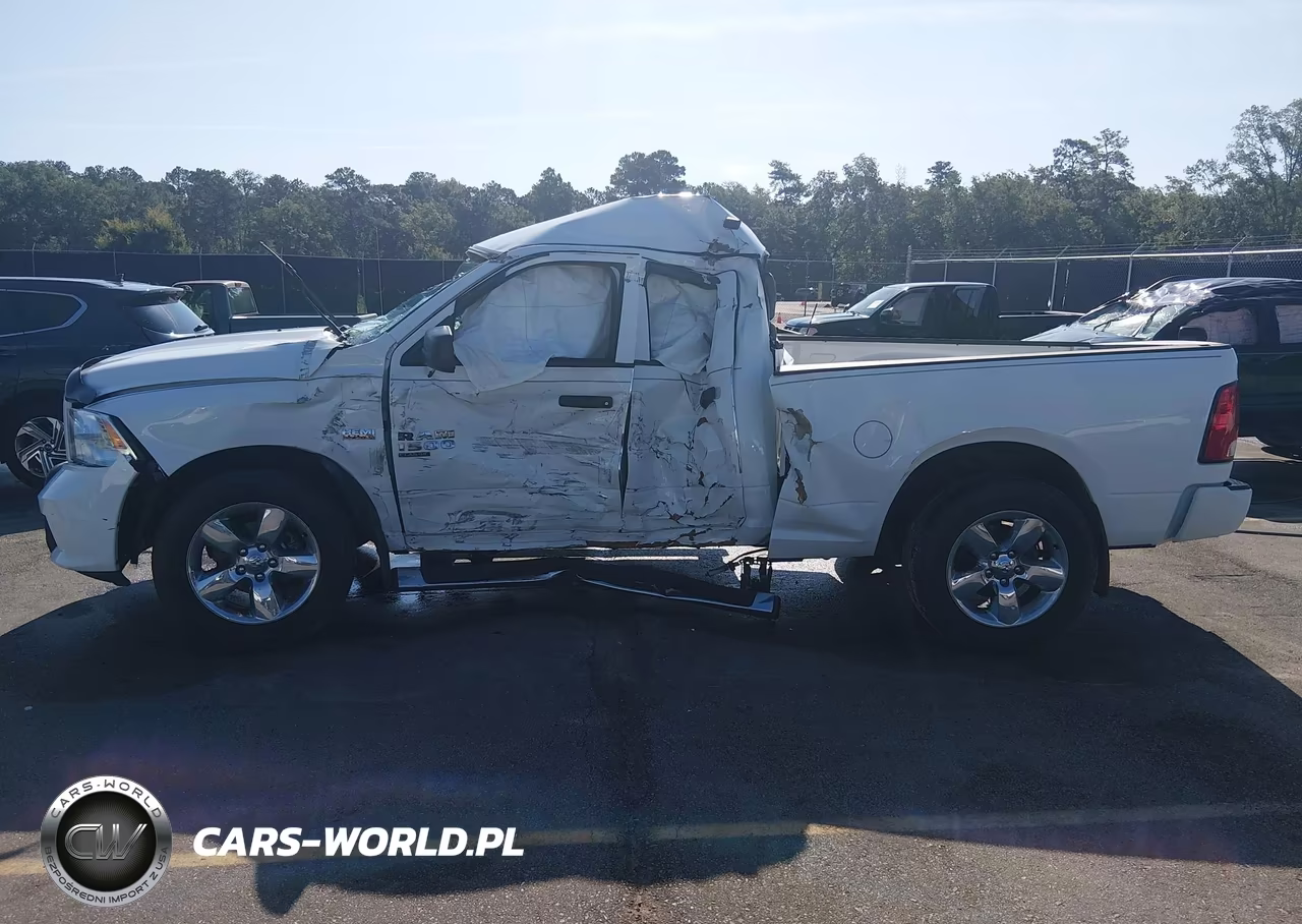 2019 Ram 1500 Classic Express 4X2 6'4 Box VIN:1C6RR6FT4KS730753 - 14