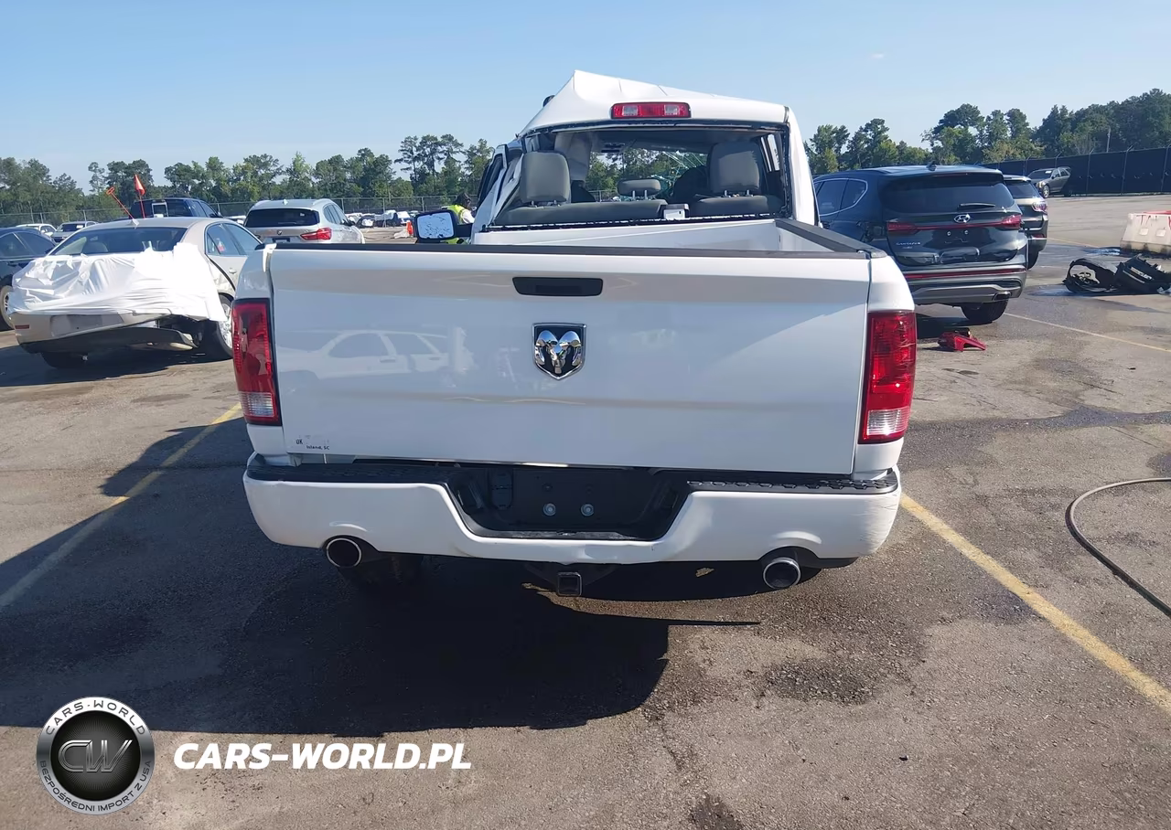 2019 Ram 1500 Classic Express 4X2 6'4 Box VIN:1C6RR6FT4KS730753 - 16