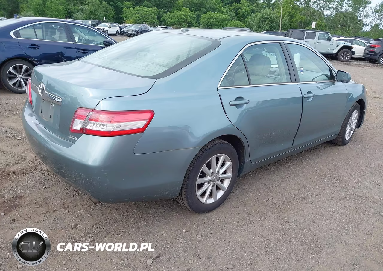 2011 Toyota Camry Xle VIN:4T1BF3EKXBU593067 - 4