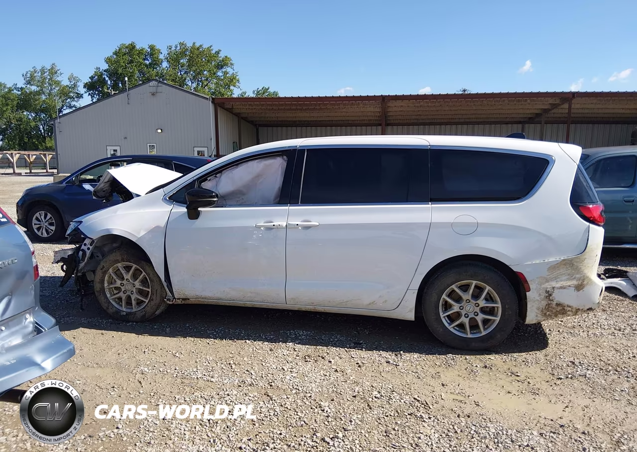 2025 Chrysler Pacifica Select VIN:2C4RC1BG2SR577071 - 14