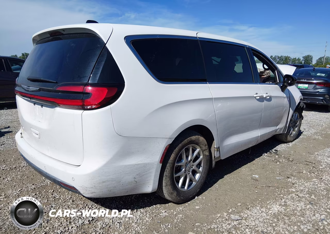 2025 Chrysler Pacifica Select VIN:2C4RC1BG2SR577071 - 4