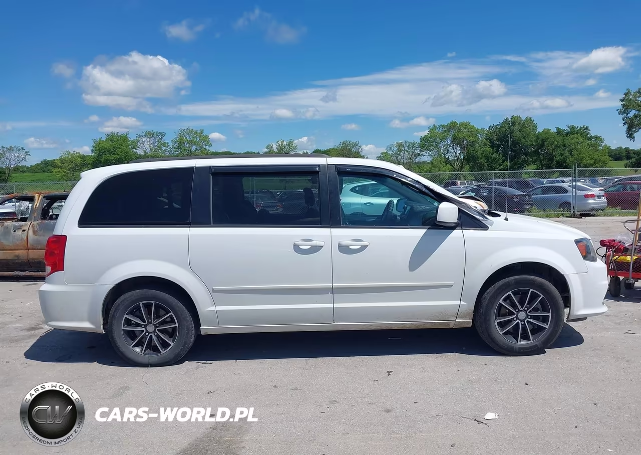 2016 Dodge Grand Caravan R-T VIN:2C4RDGEGXGR324275 - 12