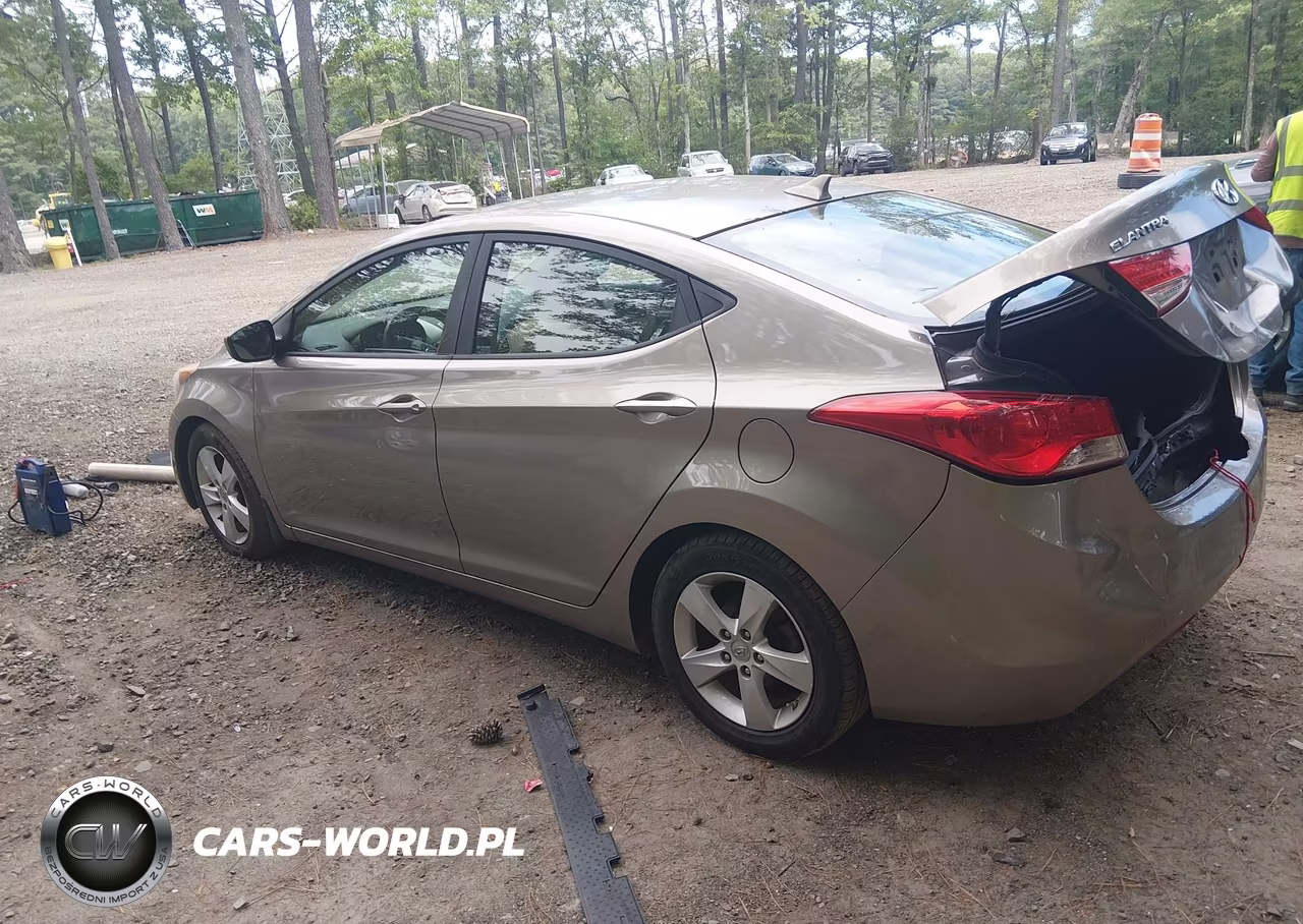 2013 Hyundai Elantra Gls VIN:5NPDH4AEXDH389363 - 3