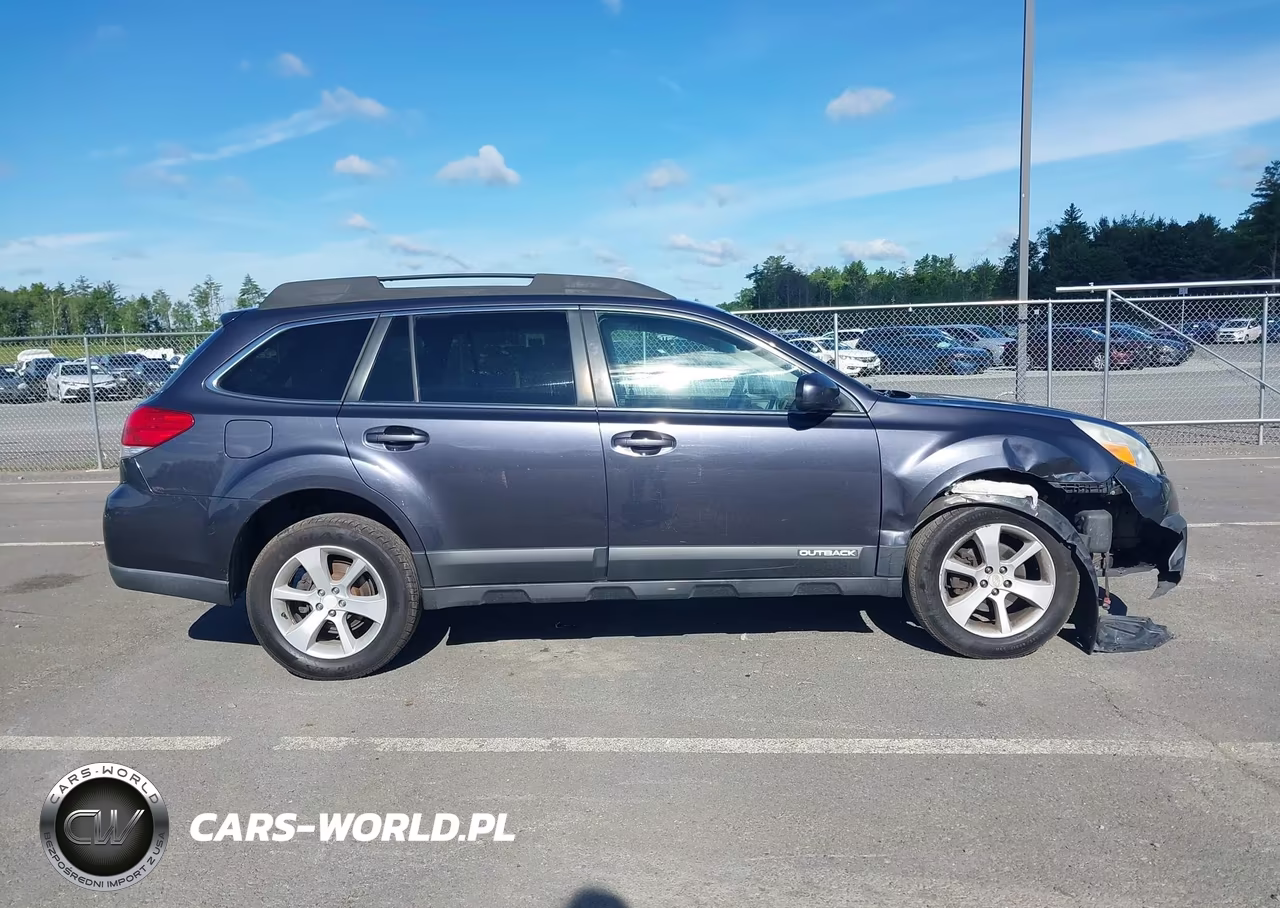 2013 Subaru Outback 2.5I Premium VIN:4S4BRBCC0D3304560 - 13