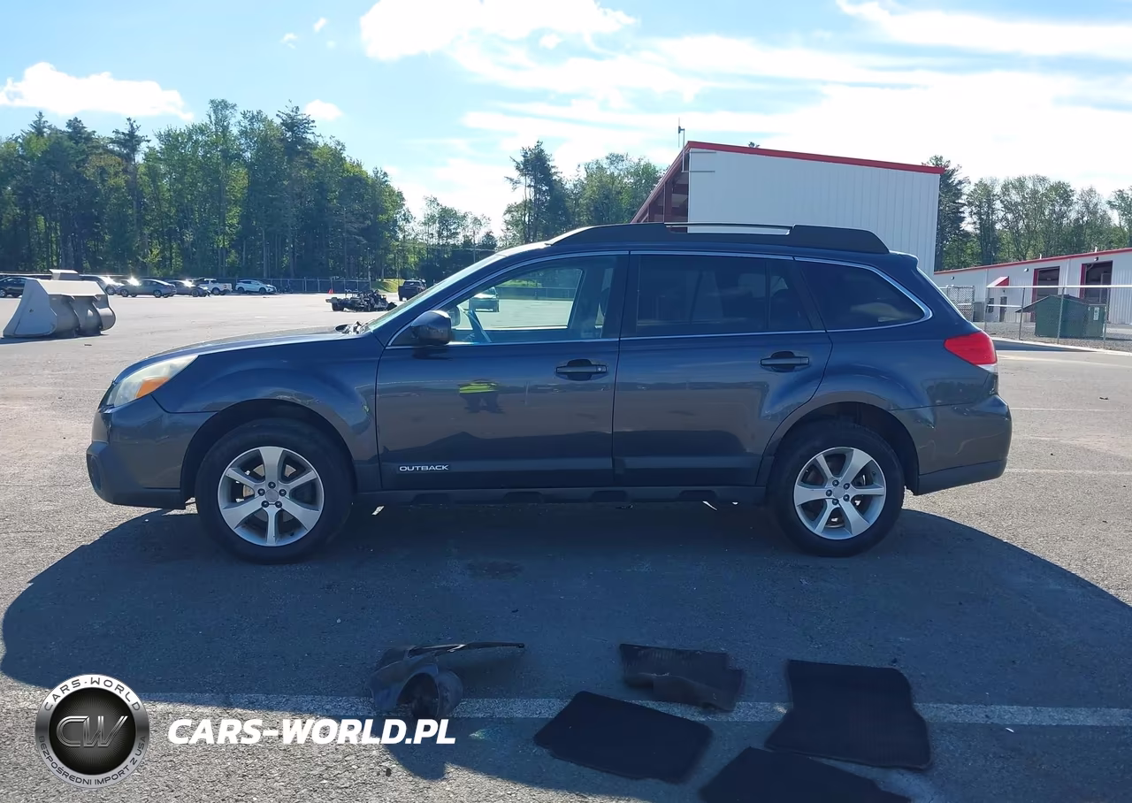 2013 Subaru Outback 2.5I Premium VIN:4S4BRBCC0D3304560 - 14