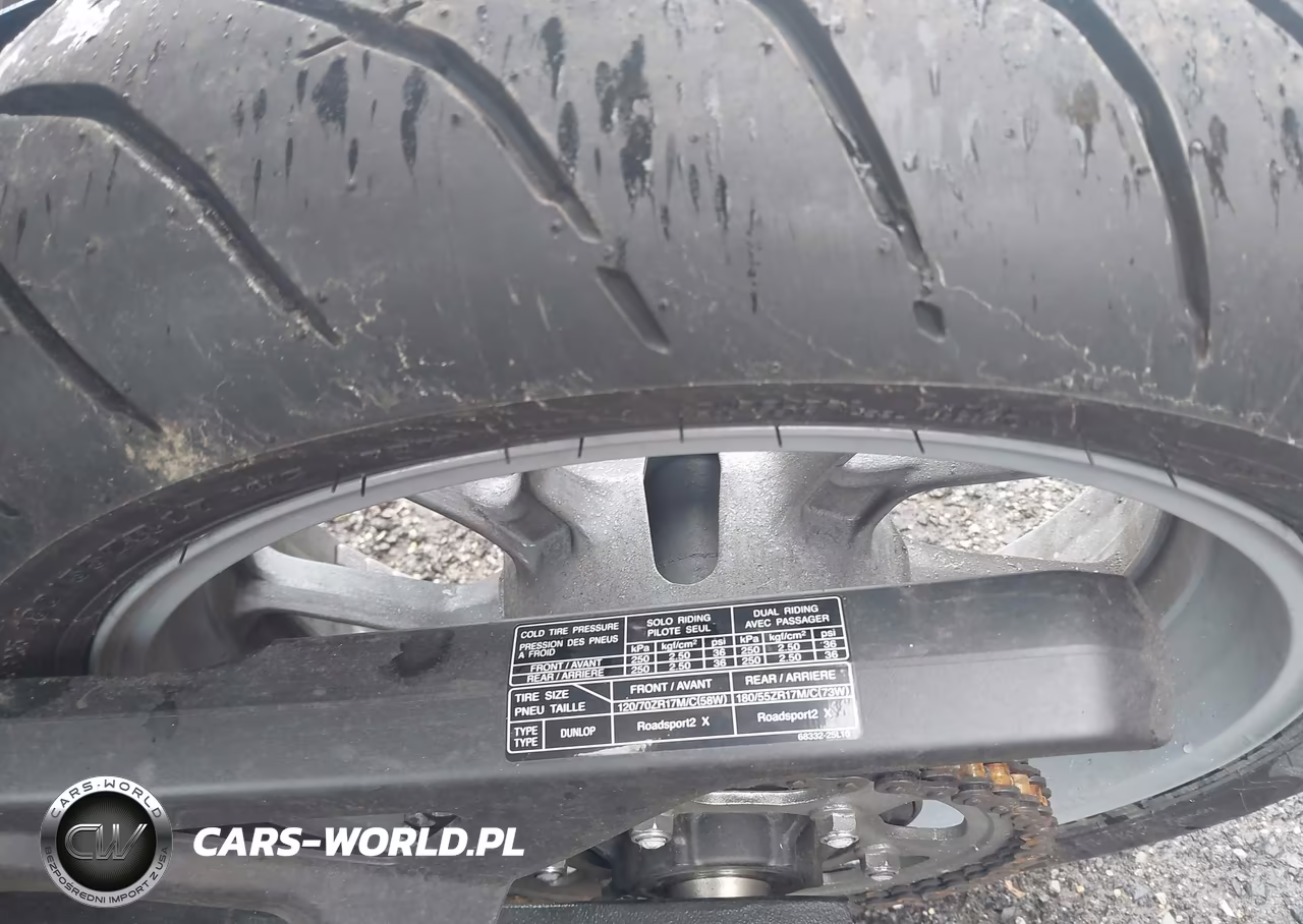 2024 Suzuki Gsx800 F VIN:JS1EM13B4R7103997 - 12