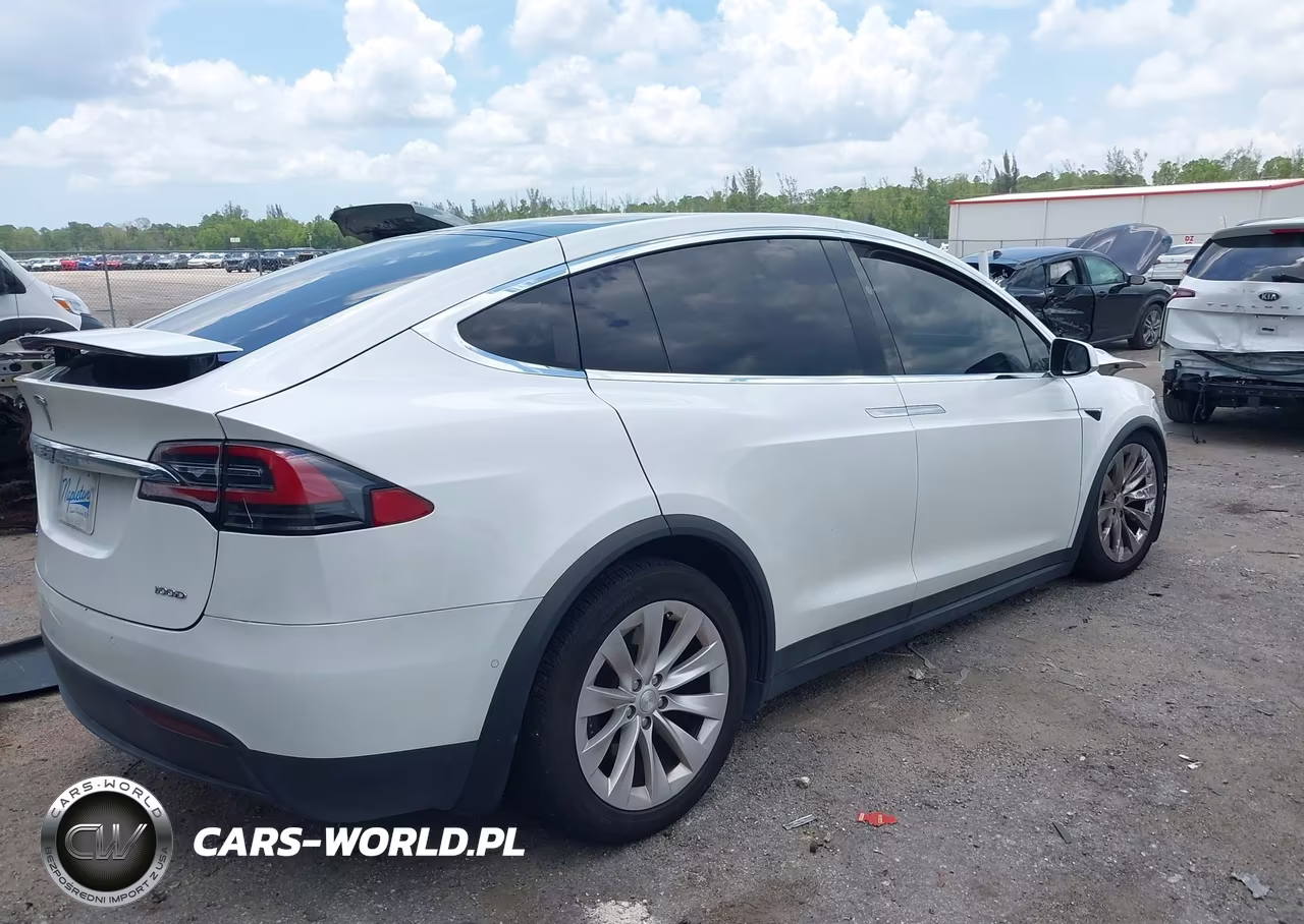 2017 Tesla Model X 100D-75D-90D VIN:5YJXCDE22HF065727 - 4