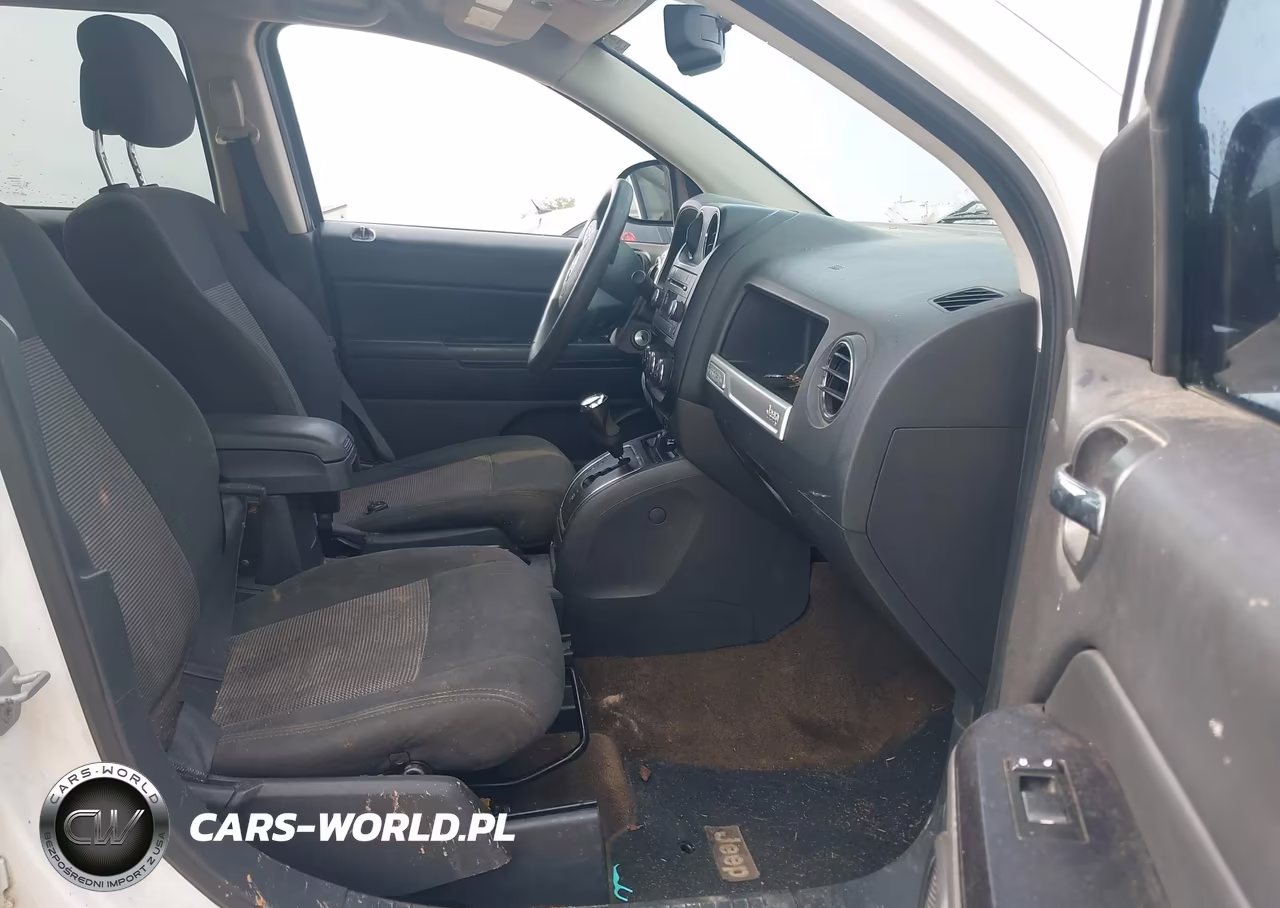 2014 Jeep Compass Sport VIN:1C4NJCBA3ED563277 - 5