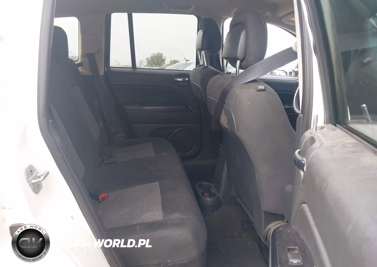 2014 Jeep Compass Sport VIN:1C4NJCBA3ED563277 - 8