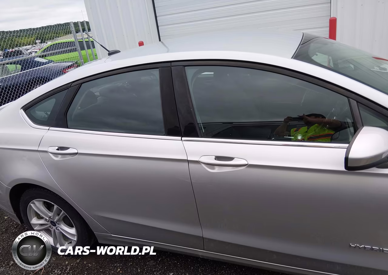 2018 Ford Fusion Hybrid Se VIN:3FA6P0LU9JR111853 - 13